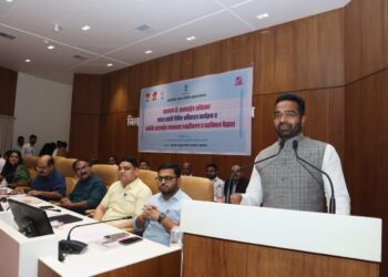 संविधानाचा मार्ग स्वीकारून सामाजिक समता साध्य करावी – जिल्हाधिकारी रोहन घुगे