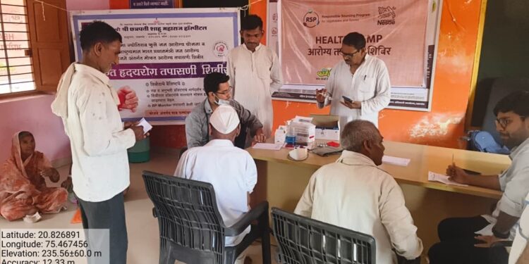 गांधी रिसर्च फाऊंडेशनतर्फे पाथरी ला मोफत आरोग्य तपासणी शिबिर