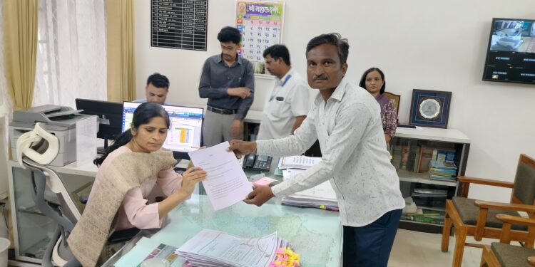 धुरखेडे पुनर्वसनाचा प्रश्न ऐरणीवर; ३५ कुटुंबांचा आमरण उपोषणाचा इशारा