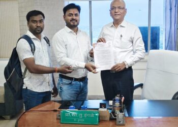 पीएच.डी. संशोधक विद्यार्थ्यांच्या अडचणी सोडविण्यासाठी विद्यापीठाला निवेदन